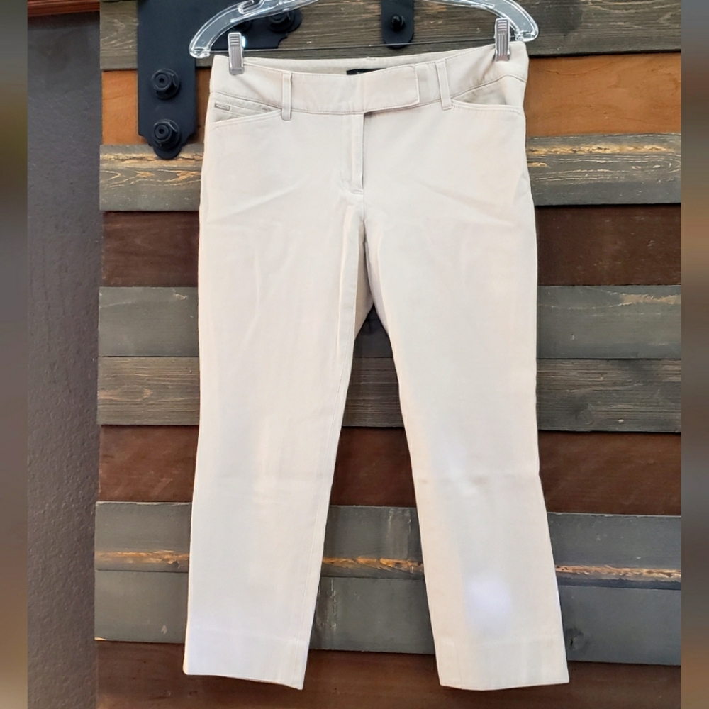 White House Black Market Crop Leg Size 4 Light Gray Capris